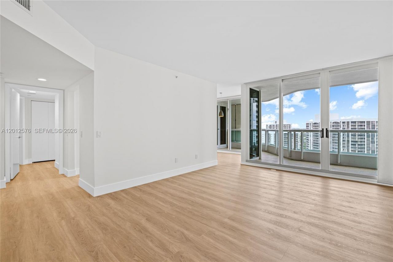 21055 Yacht Club Dr , Unit 1903, Aventura, FL 33180 Photo