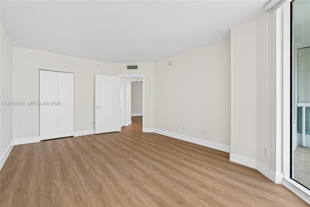 21055 Yacht Club Dr , Unit 1903, Aventura, FL 33180 Photo