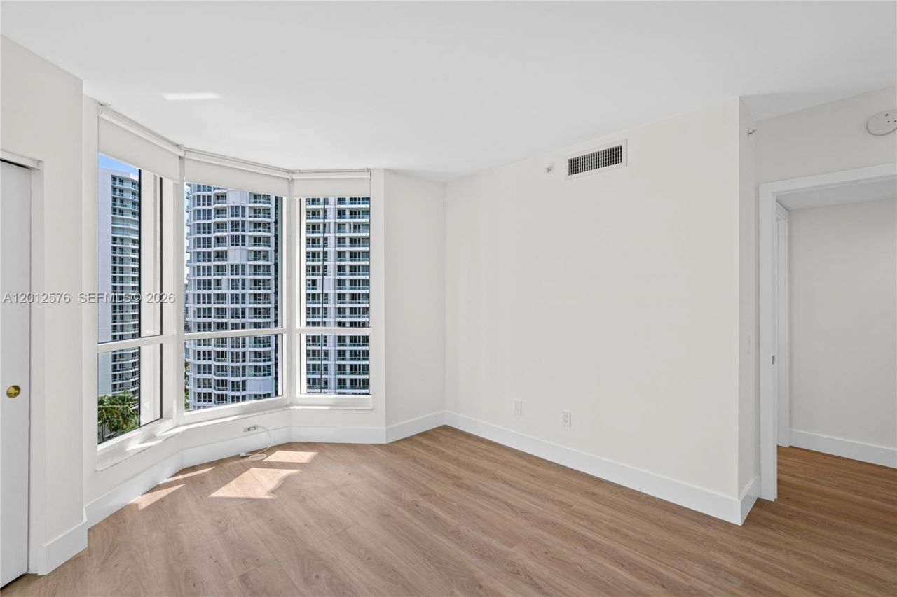 21055 Yacht Club Dr , Unit 1903, Aventura, FL 33180 Photo