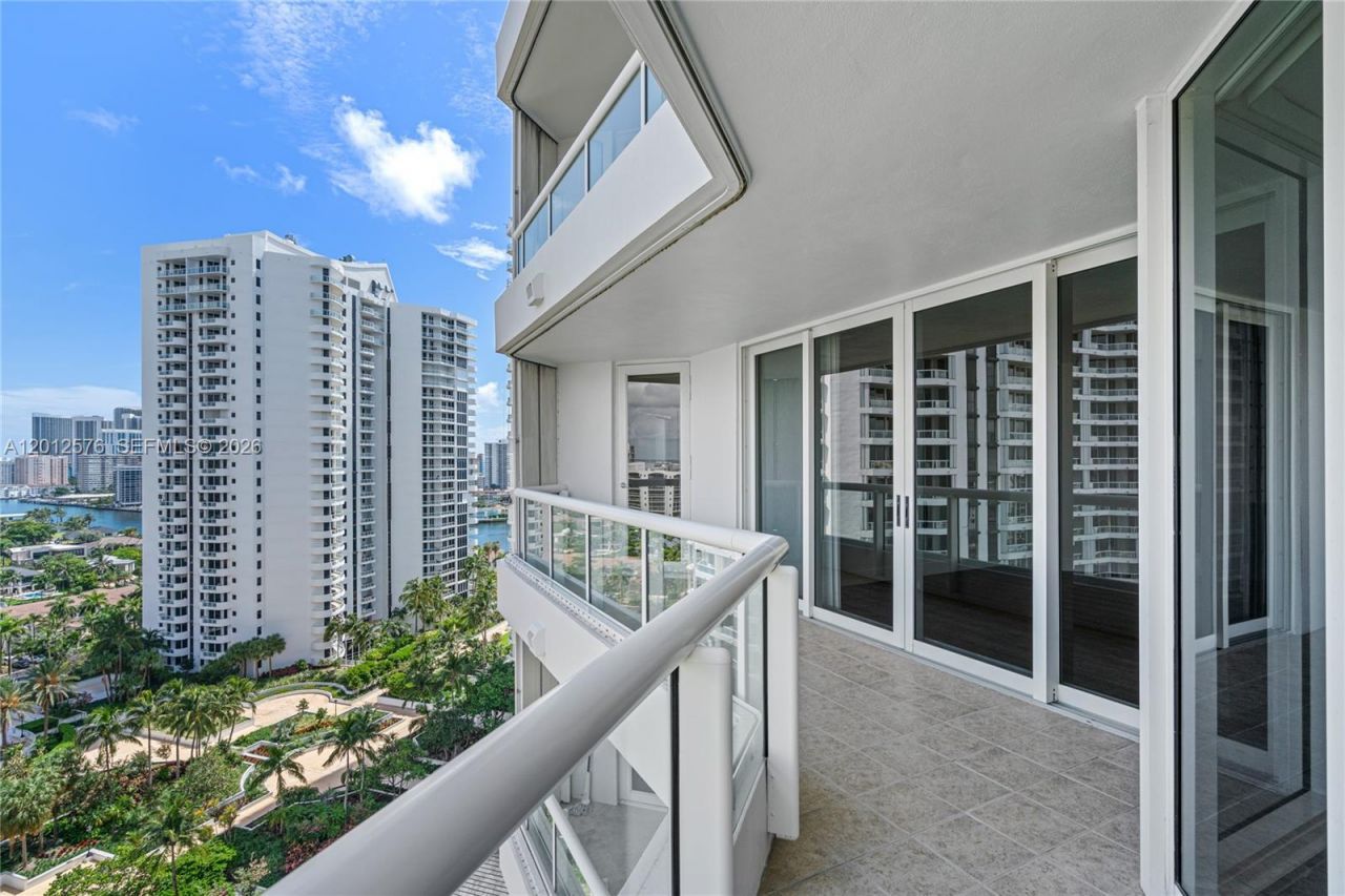 21055 Yacht Club Dr , Unit 1903, Aventura, FL 33180 Photo