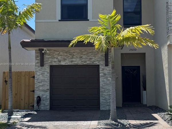 25232 SW 107th Ave, Homestead, FL 33032