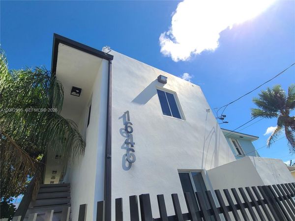 1646 NW 1st Pl , Unit 4, Miami, FL 33136