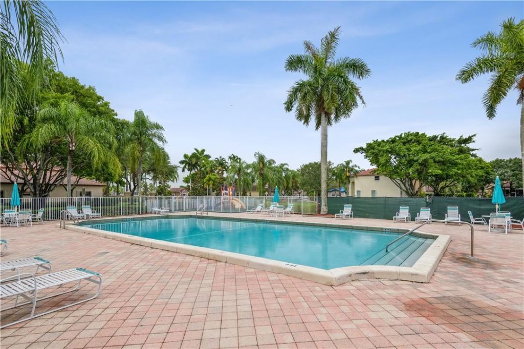 16135 Emerald Cove Road, Weston, FL 33331 Photo