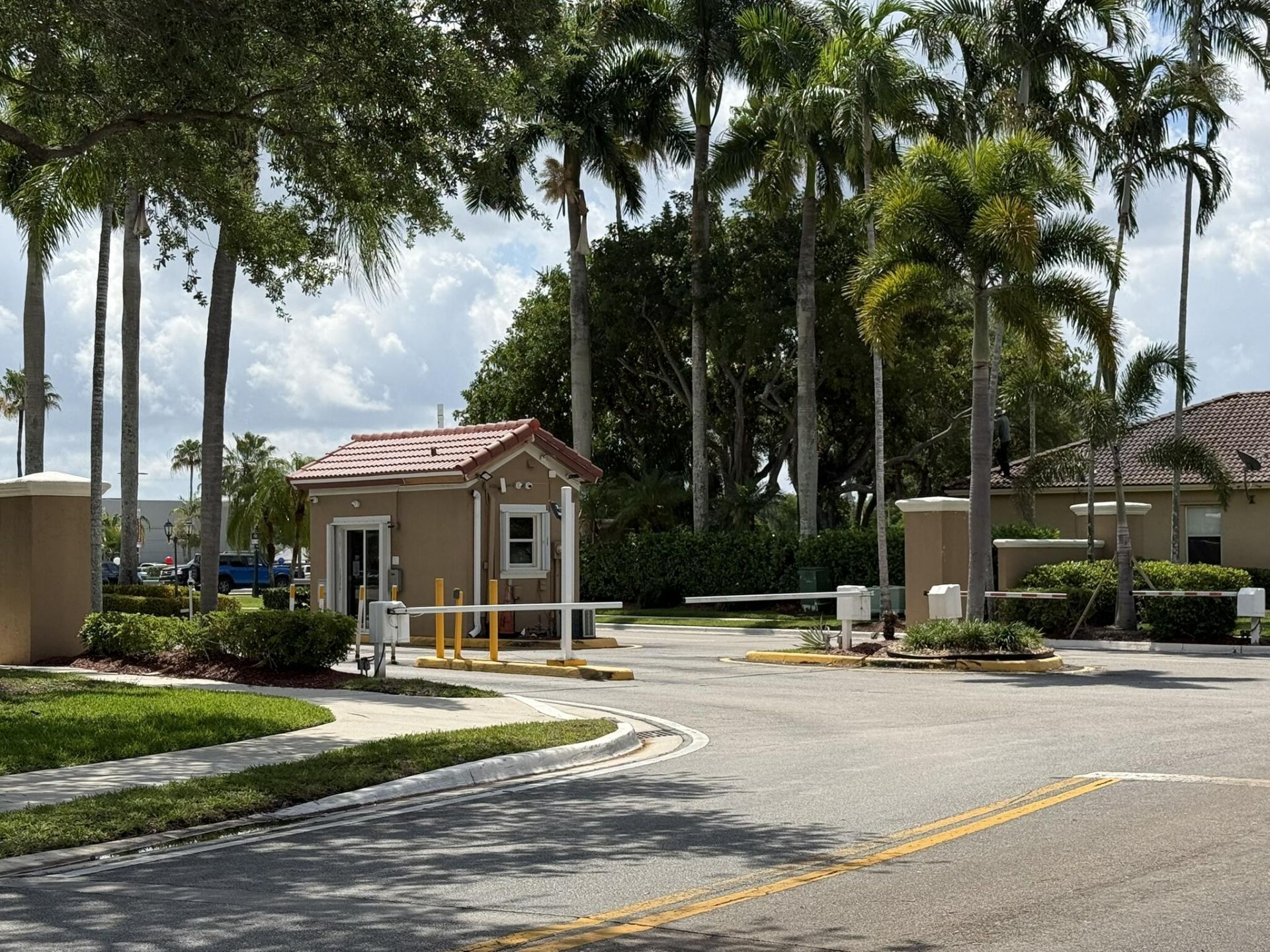 16135 Emerald Cove Road, Weston, FL 33331 Photo
