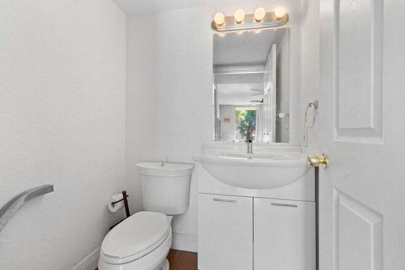 117 Yacht Club Way, Unit 110, Hypoluxo, FL 33462 Photo