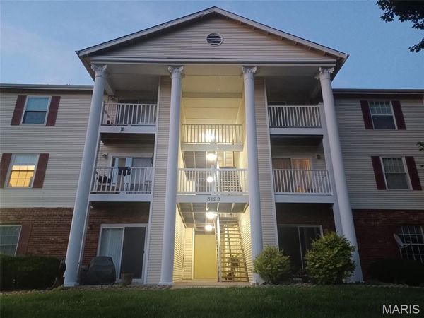 3129 Edwards Place, Unit 102, St Louis, MO 63043