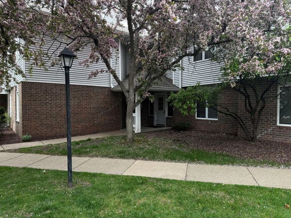 3590 Blue Jay Way, Unit 206, Eagan, MN 55123