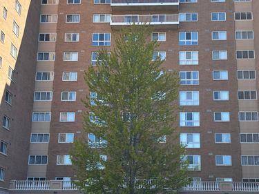 6711 Lake Shore Drive S, Unit 813, Richfield, MN 55423