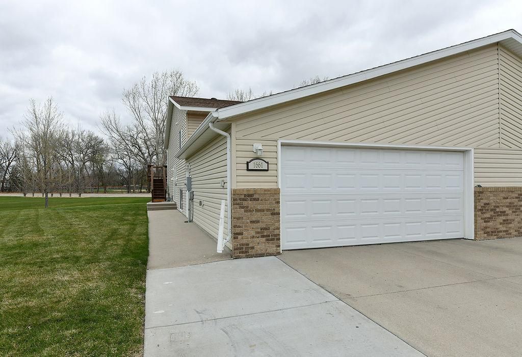 1661 6th Street W, West Fargo, ND 58078 Main Photo