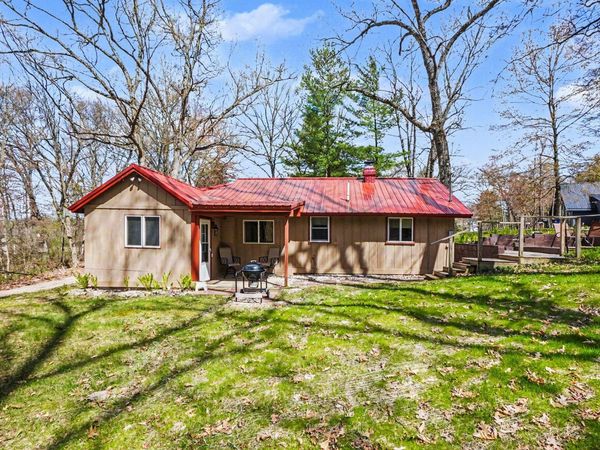880 W Lincoln Avenue, White Cloud, MI 49349