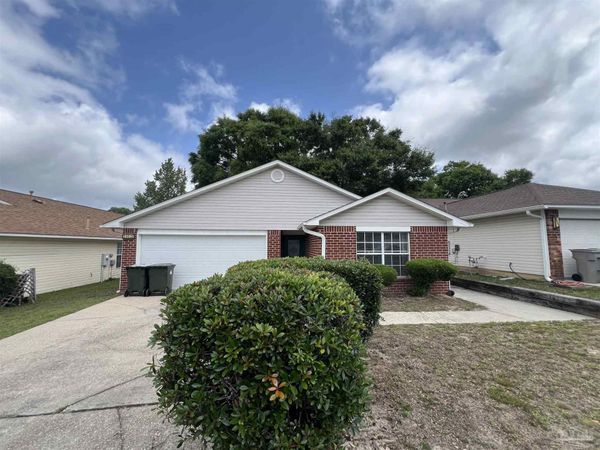 2952 Raines St, Pensacola, FL 32514