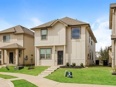 5104 Applegate Drive, Fort Worth, TX 76119