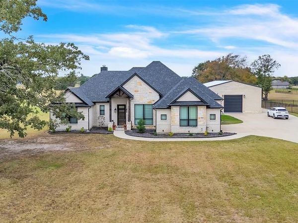 2044 Eastfield Drive, Wills Point, TX 75169