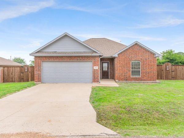 2422 Abigail Lane , Mabank, TX 75147