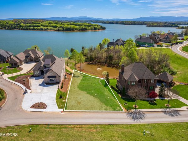 101 Breakers Drive, Vonore, TN 37885