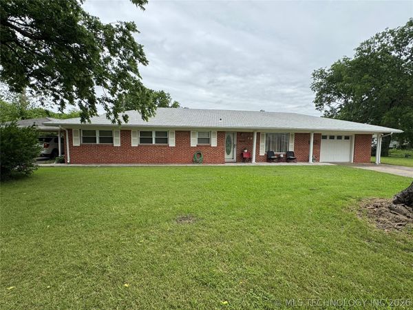 707 W Creek Street , Marietta, OK 73448