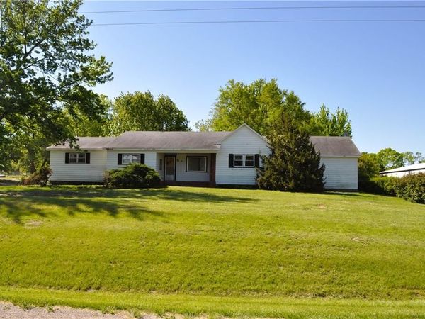214 N Young Avenue, King City, MO 64463