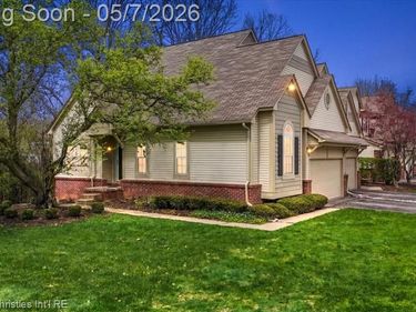 38385 Churchill Lane, Farmington Hills, MI 48331