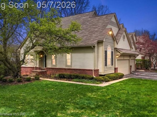 38385 Churchill Lane, Farmington Hills, MI 48331