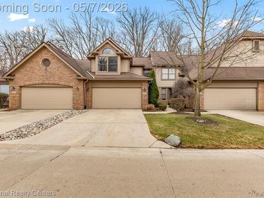 5303 Royal Vale Lane, Dearborn, MI 48126