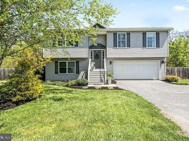 803 SIDDONSBURG ROAD, LEWISBERRY, PA 17339