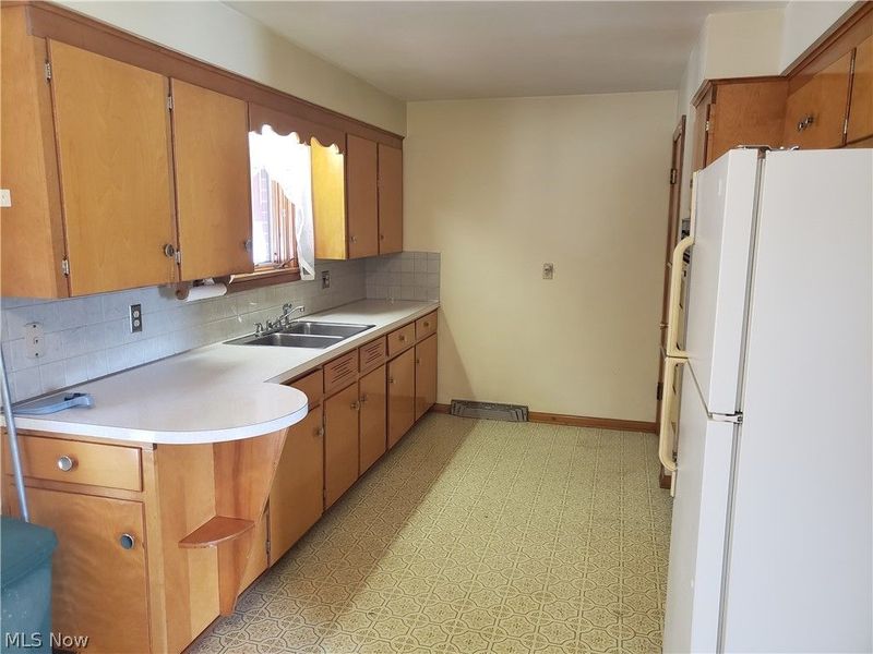 3105 Washington Avenue, Lorain, OH 44052 Photo 4