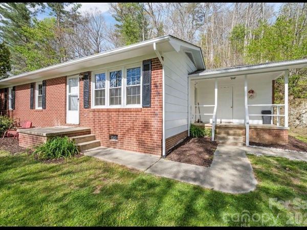 121 Dale Earnhardt Drive , Burnsville, NC 28714