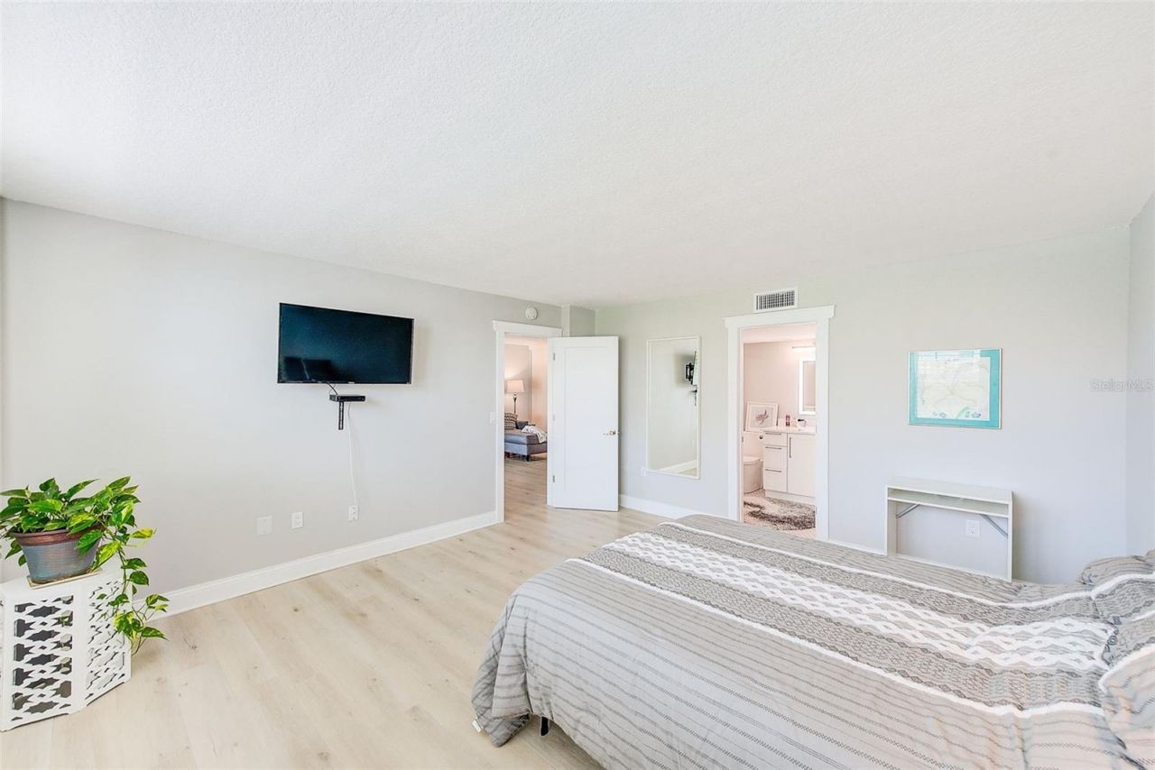 7930 Sun Island Drive S, Unit 101, South Pasadena, FL 33707 Photo