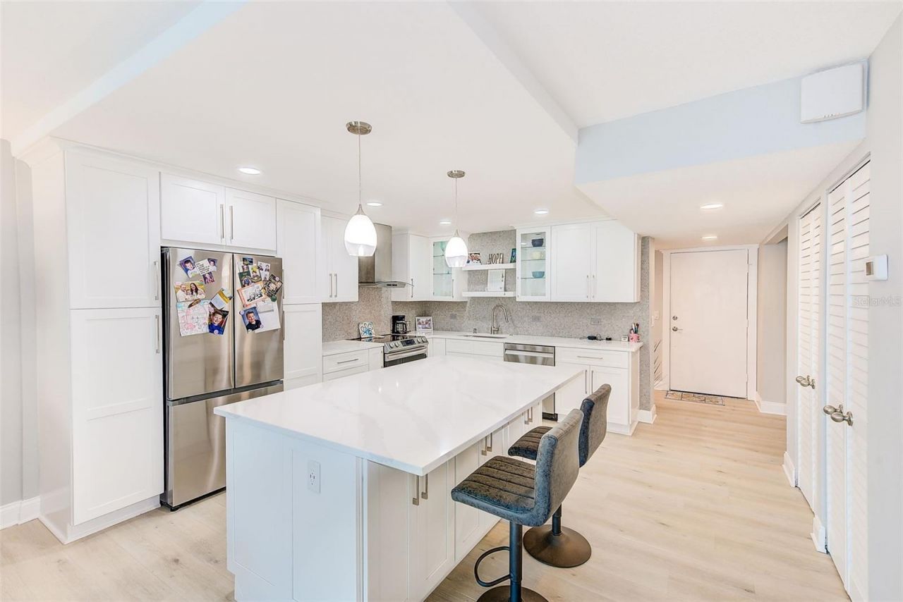 7930 Sun Island Drive S, Unit 101, South Pasadena, FL 33707 Photo