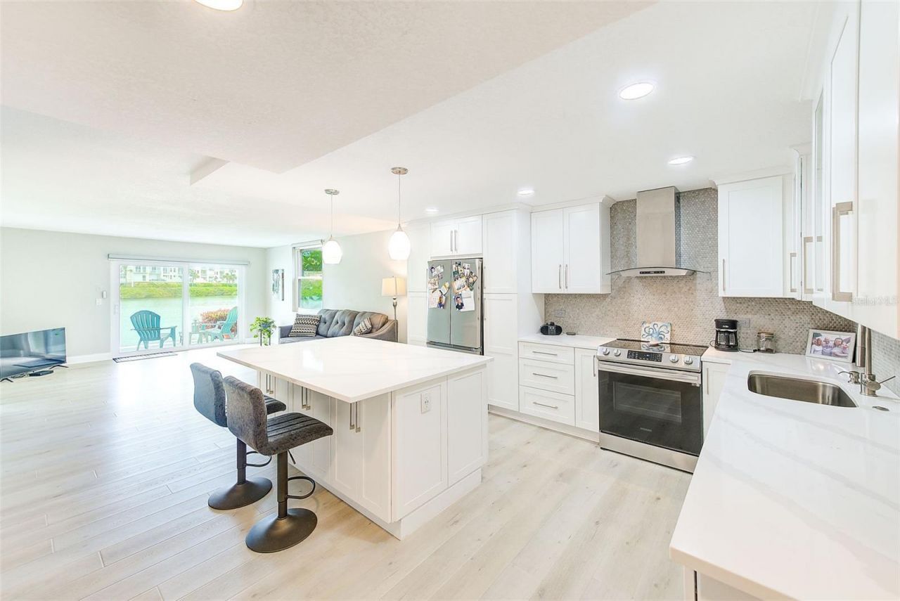 7930 Sun Island Drive S, Unit 101, South Pasadena, FL 33707 Photo