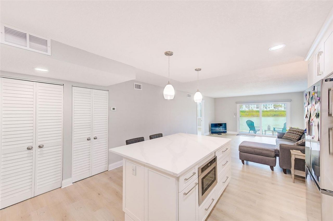 7930 Sun Island Drive S, Unit 101, South Pasadena, FL 33707 Photo