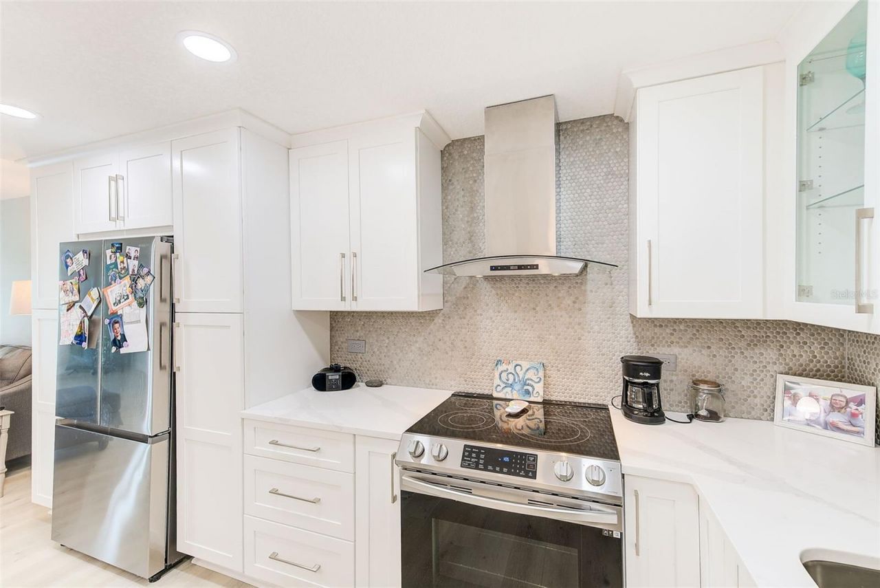 7930 Sun Island Drive S, Unit 101, South Pasadena, FL 33707 Photo