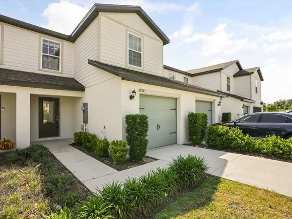 1758 WITHERNSEA COURT , TAVARES, FL 32778