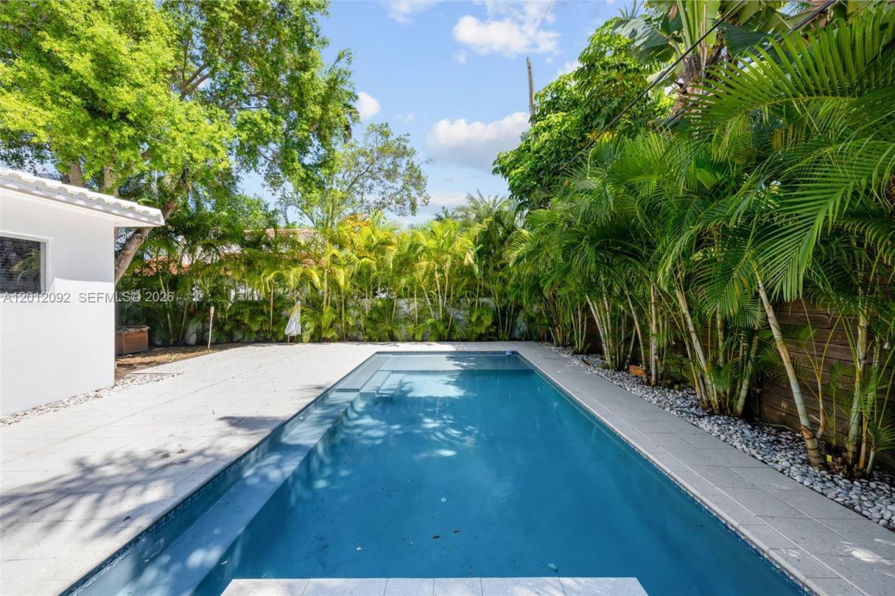 830 NE 72nd St , Miami, FL 33138 Photo