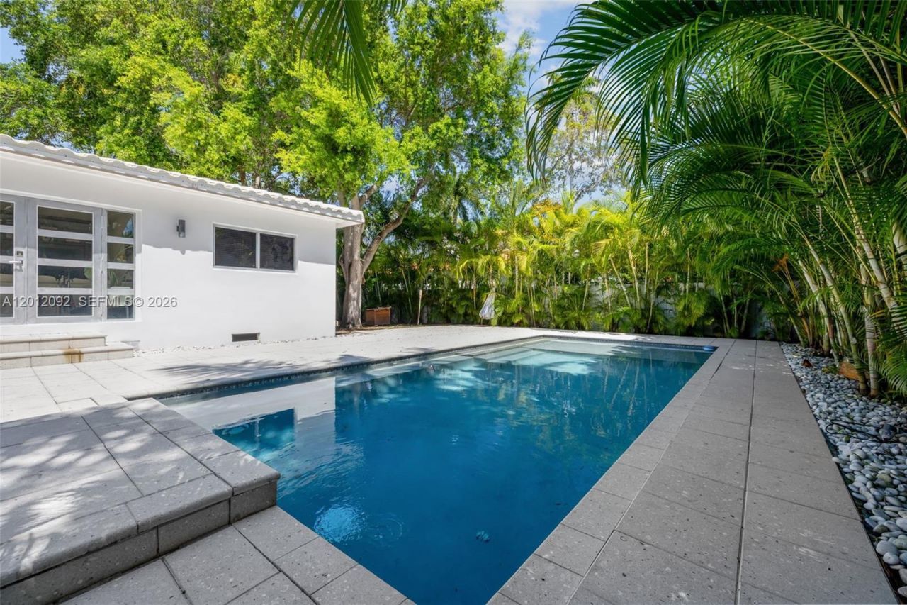 830 NE 72nd St , Miami, FL 33138 Photo