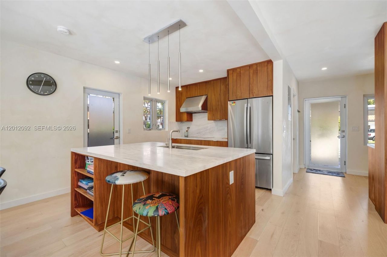 830 NE 72nd St , Miami, FL 33138 Photo
