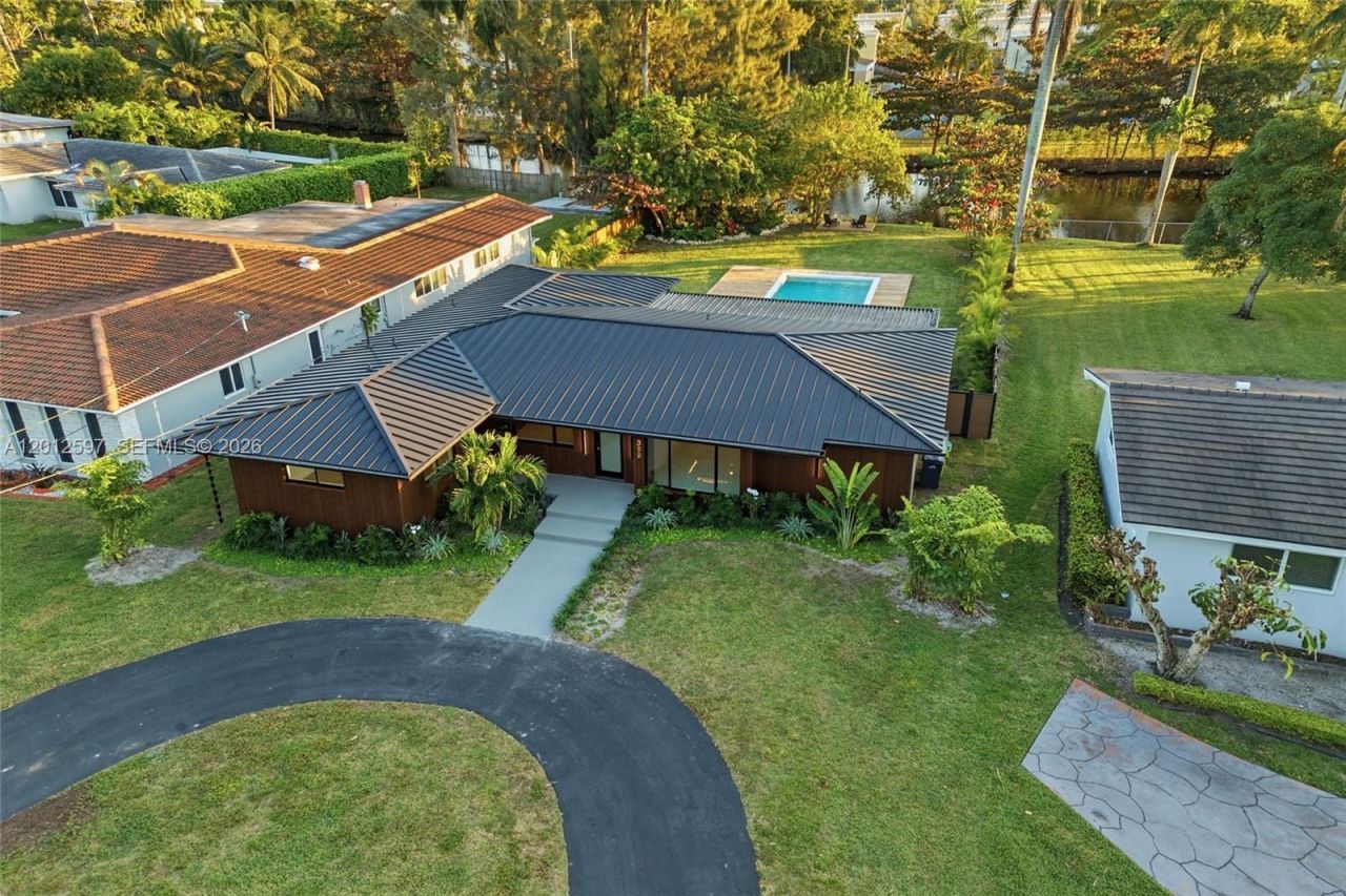 360 NW 87th St, El Portal, FL 33150 Photo