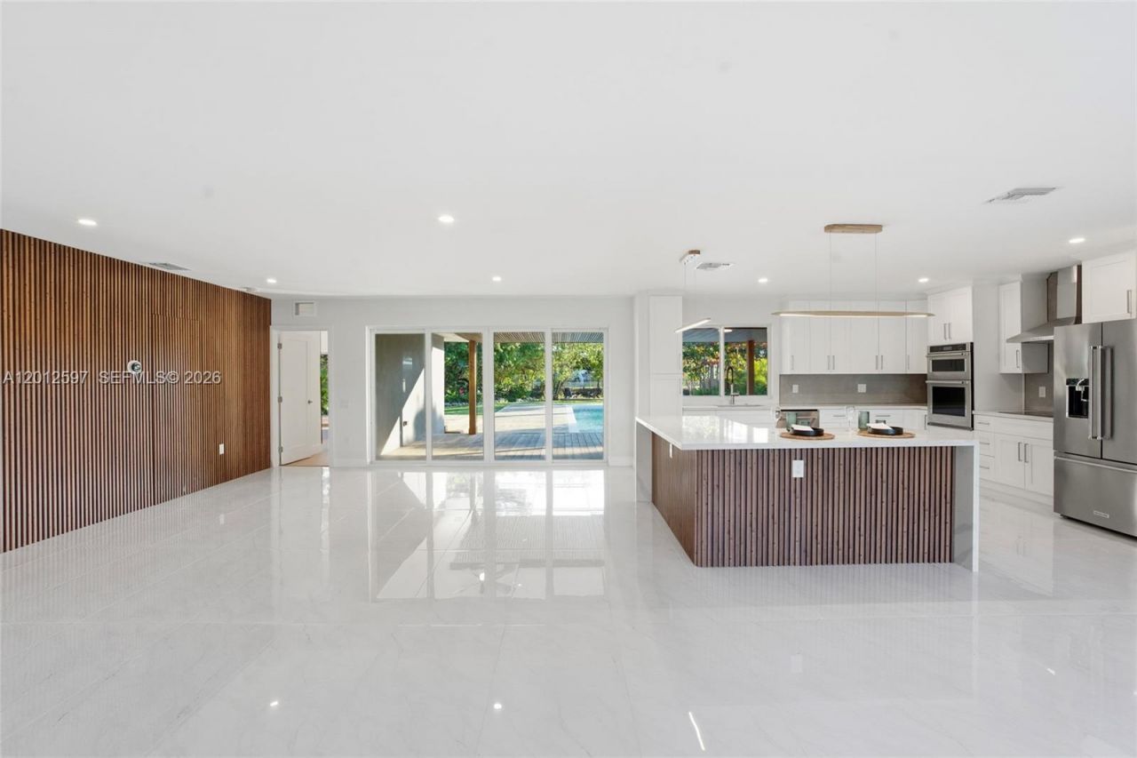 360 NW 87th St, El Portal, FL 33150 Photo