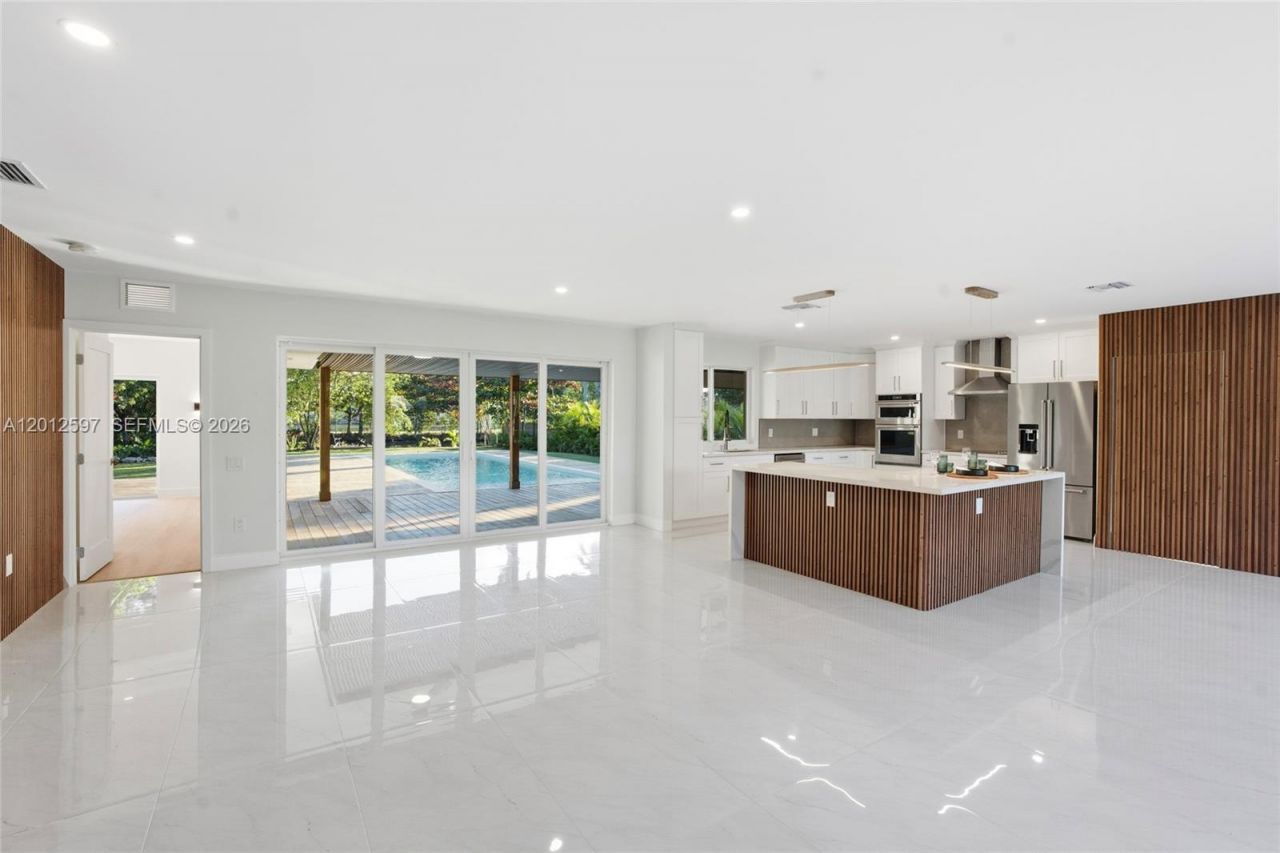 360 NW 87th St, El Portal, FL 33150 Photo