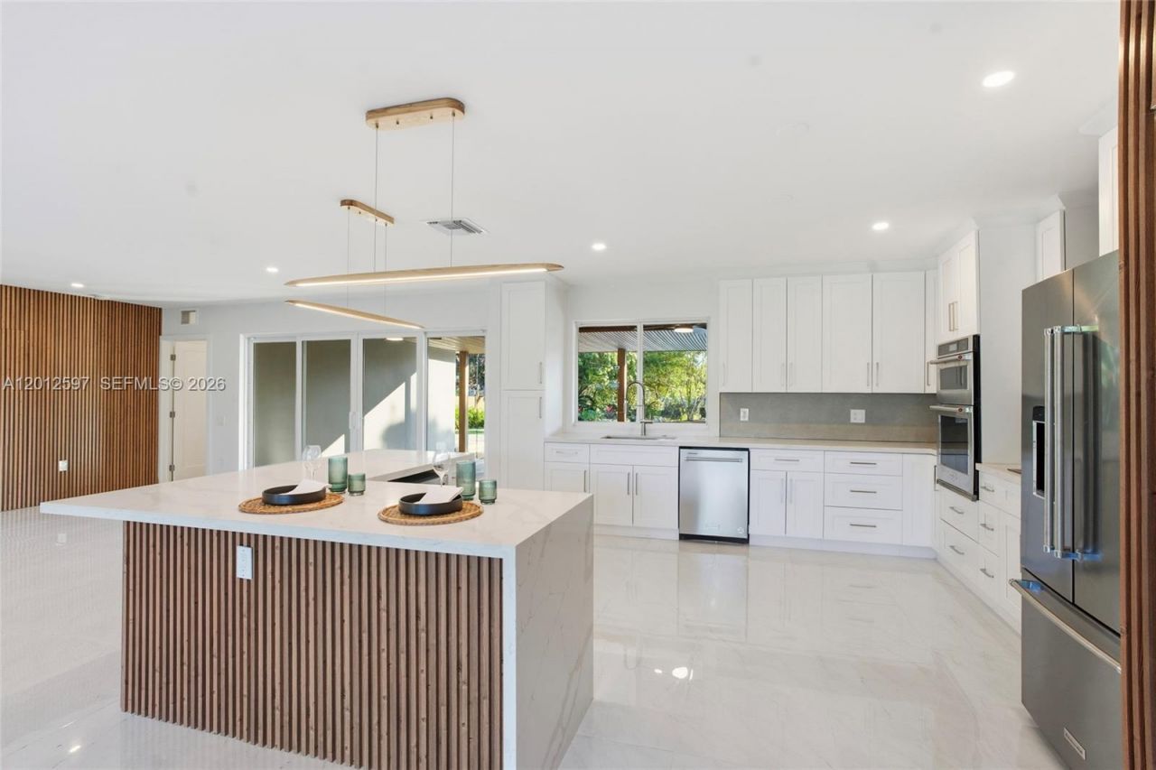 360 NW 87th St, El Portal, FL 33150 Photo
