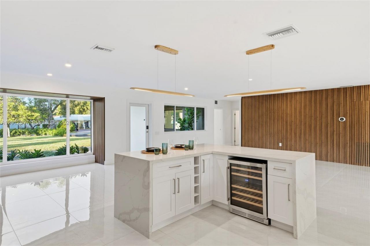 360 NW 87th St, El Portal, FL 33150 Photo