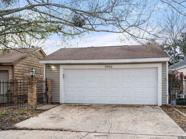 5952 Fort Clarke Dr, Baton Rouge, LA 70817