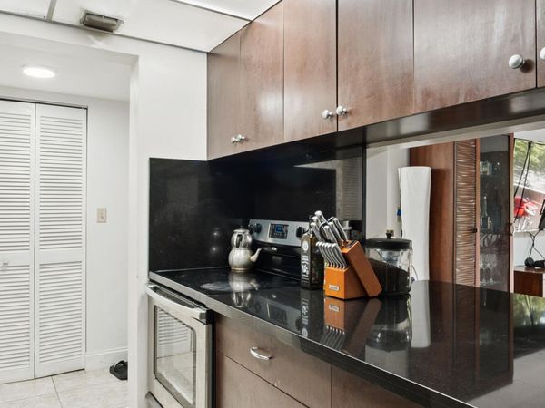 1891 N 61st Avenue, Unit 206, Hollywood, FL 33024