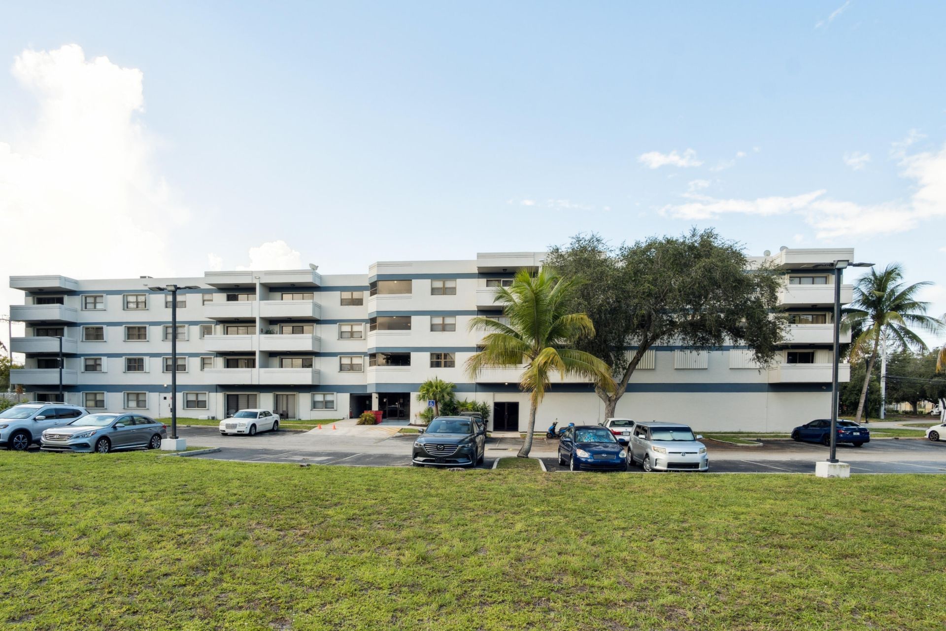 1891 N 61st Avenue, Unit 206, Hollywood, FL 33024 Photo