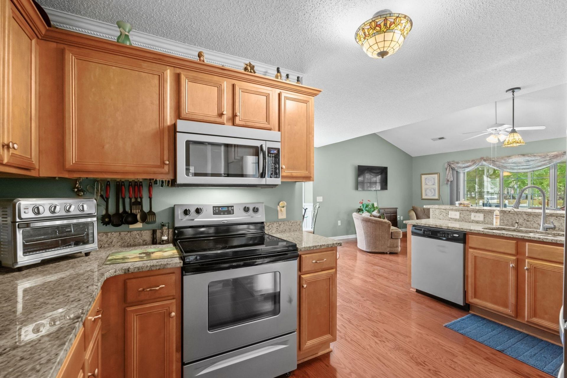 420 Westham Dr. Photo 29