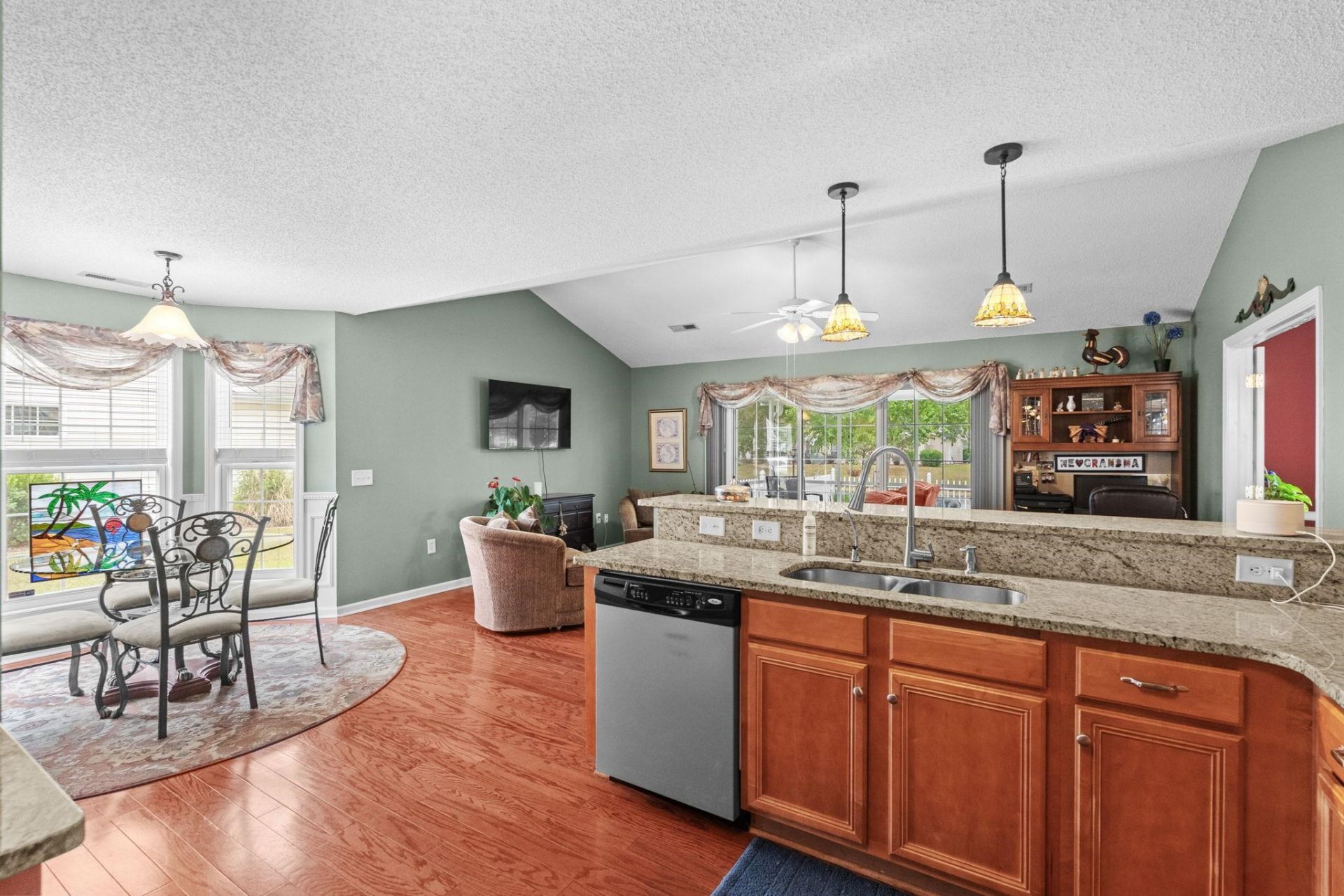 420 Westham Dr. Photo 30