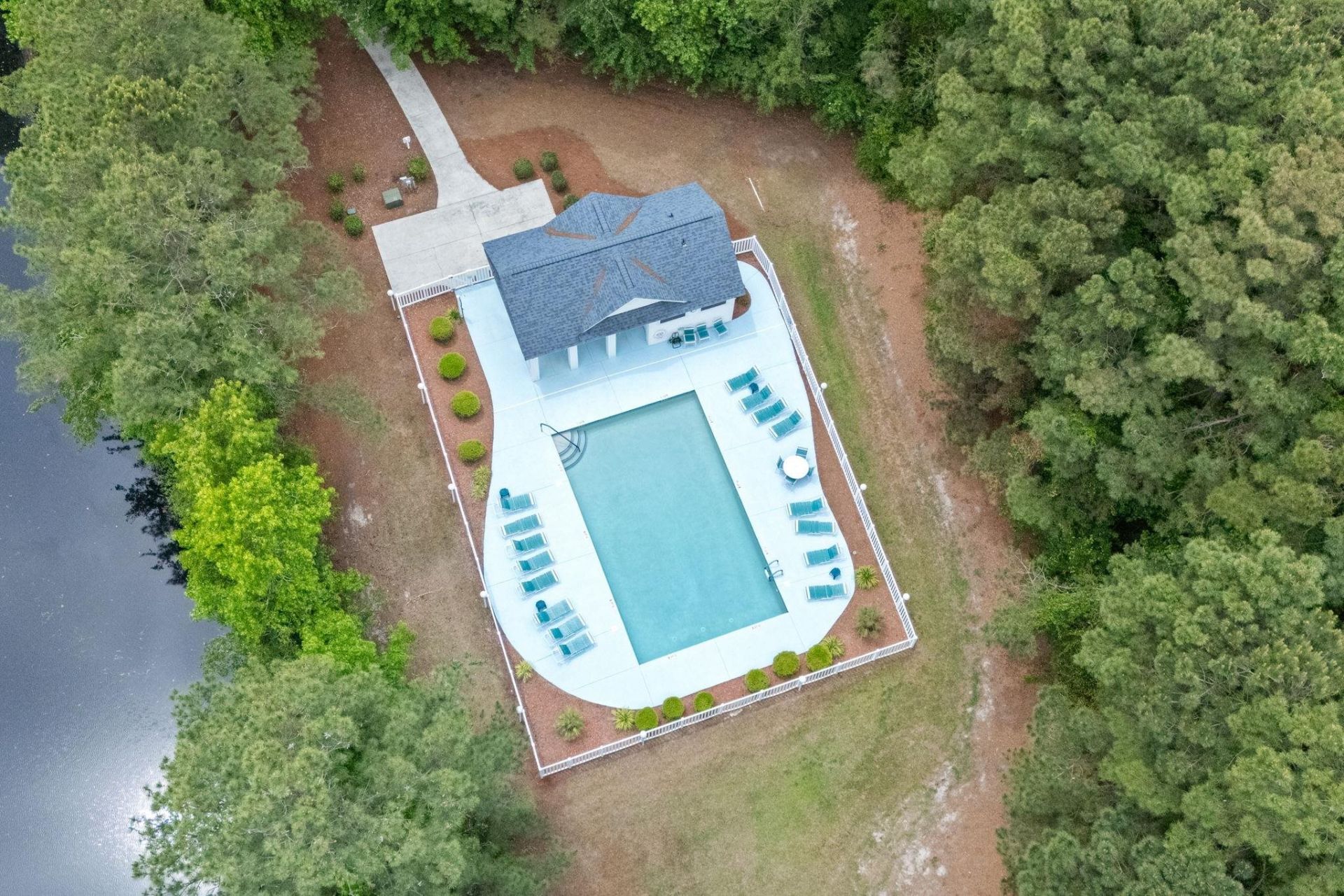 420 Westham Dr. Photo 72