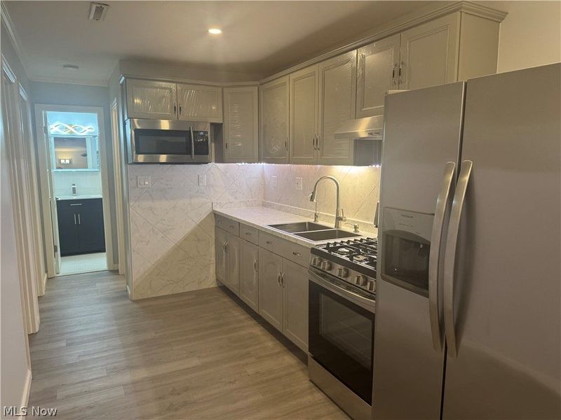 25735 Lorain Road, Unit 304, North Olmsted, OH 44070 Photo 3