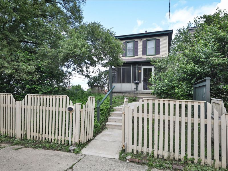 30 E Dodridge Street, Columbus, OH 43202 Photo 2