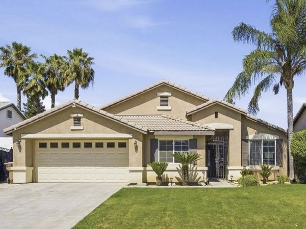 9910 Pyramid Peak Drive, Bakersfield, CA 93311